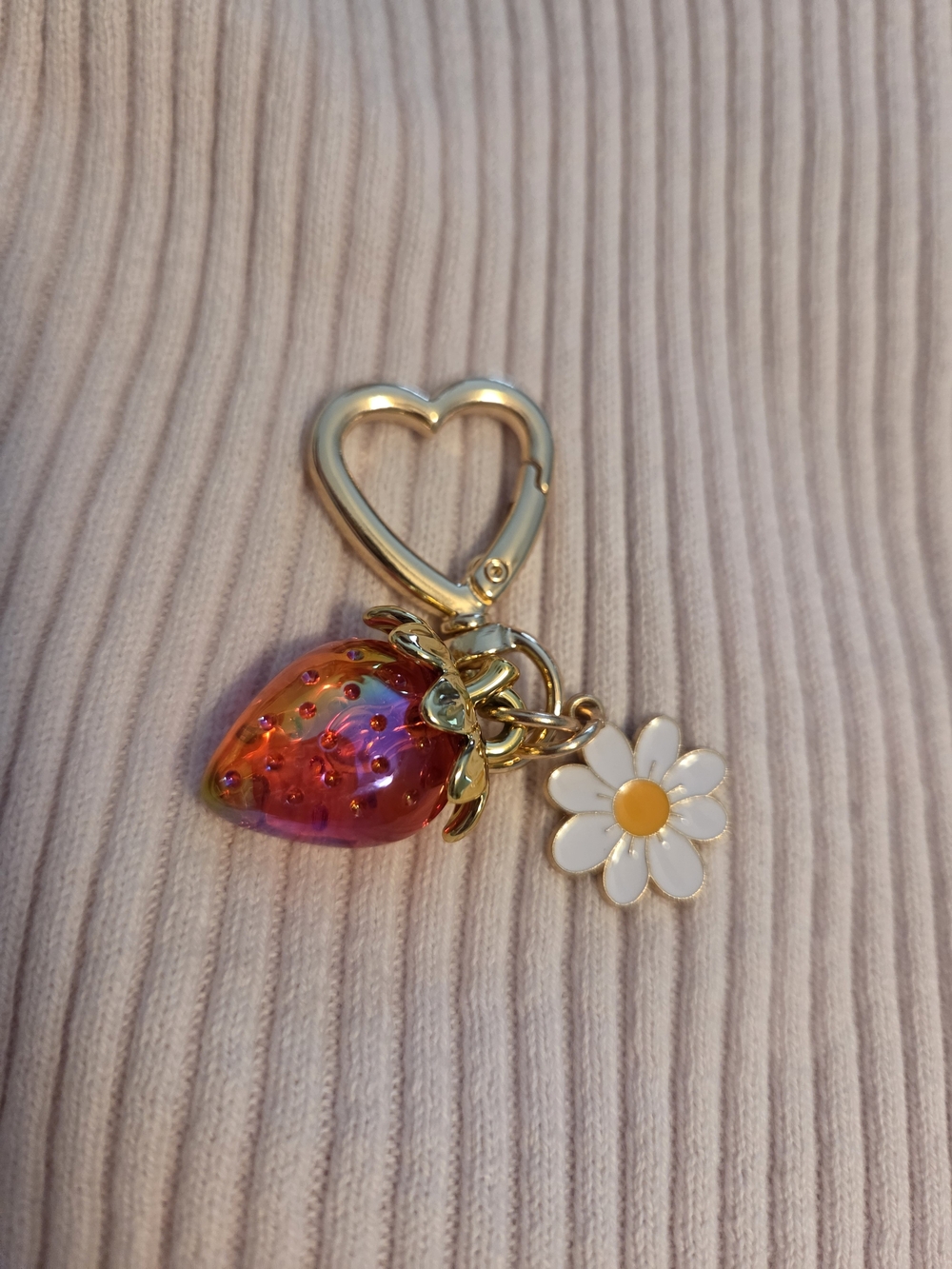 Gold Heart Keyring with Pink-Orange Strawberry and White Daisy Charms